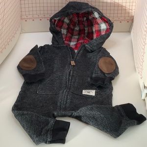CARTER’S SIZE 6 MONTH FULL ZIP UP HOODIE 40% POLYESTER 60% COTTON TERRY CHARCOAL